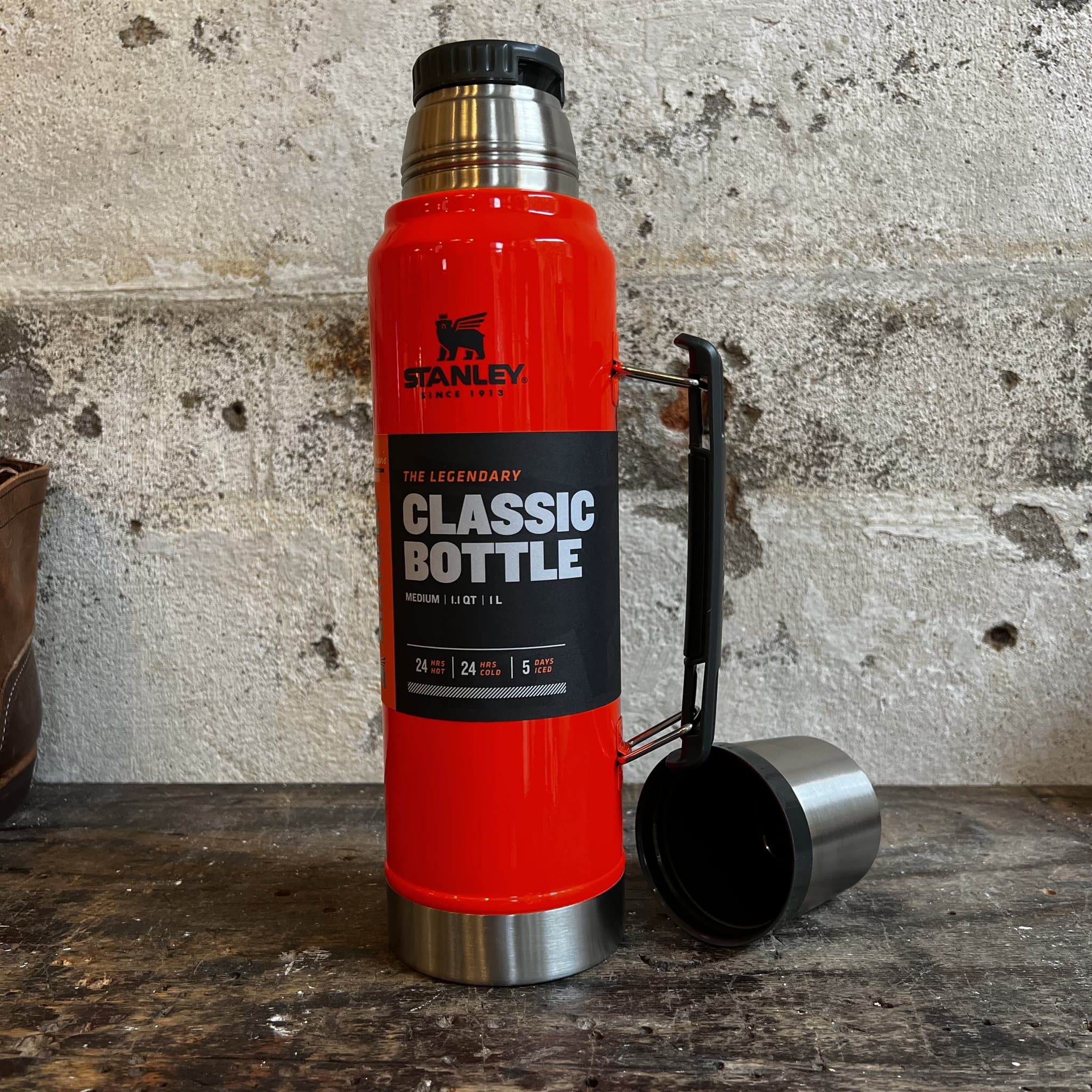 Classic 1 Liter Thermos Orange - Black & Blue Shop